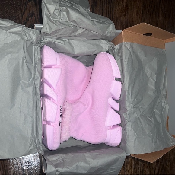 Balenciaga
Speed 2.0 Sneaker In Recycled Knit And Fake Fur women winter - Picture 9 of 10